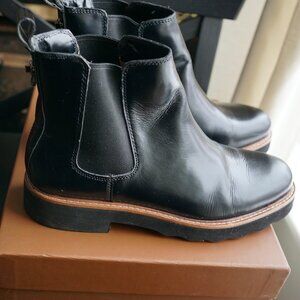Like NEW Coach Elijah Box Calf Chelsea Boots size 7 women's